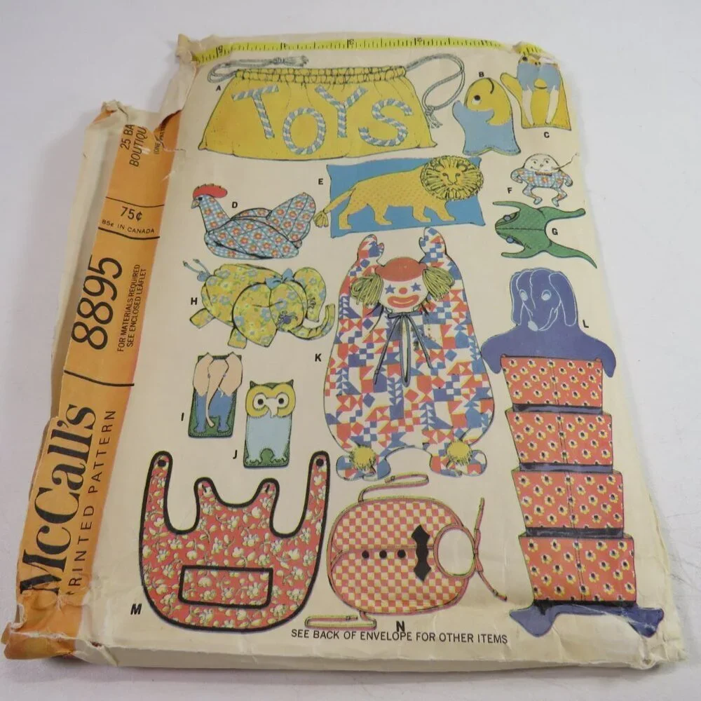 McCalls 8895 Sewing Pattern (complete) from 1967 (wide variety of items!